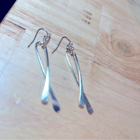 Unusual Crisscross Earrings - Picture 2 of 5